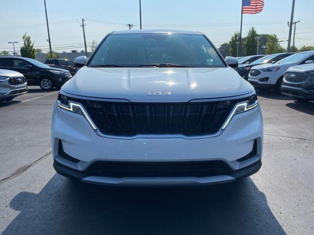 Photo of 2022 Snow White Pearl Kia Carnival