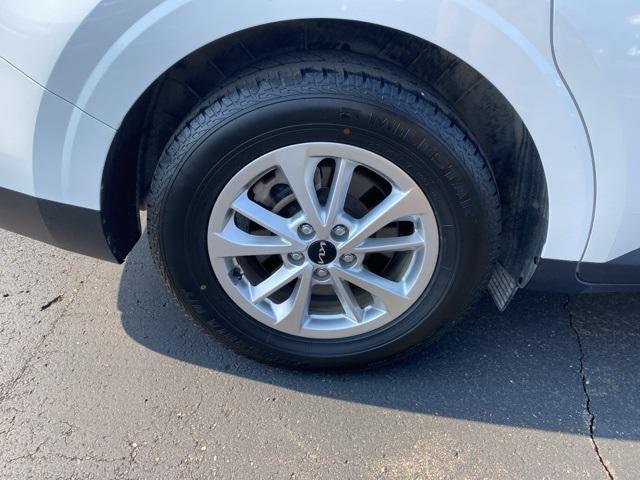 Photo of 2022 Snow White Pearl Kia Carnival