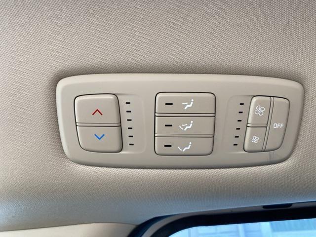 Photo of 2022 Snow White Pearl Kia Carnival