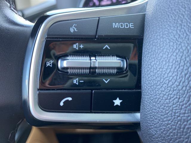 Photo of 2022 Snow White Pearl Kia Carnival