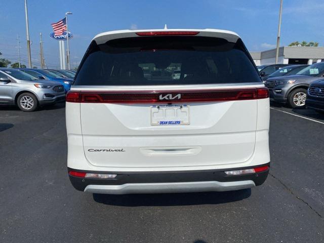 Photo of 2022 Snow White Pearl Kia Carnival