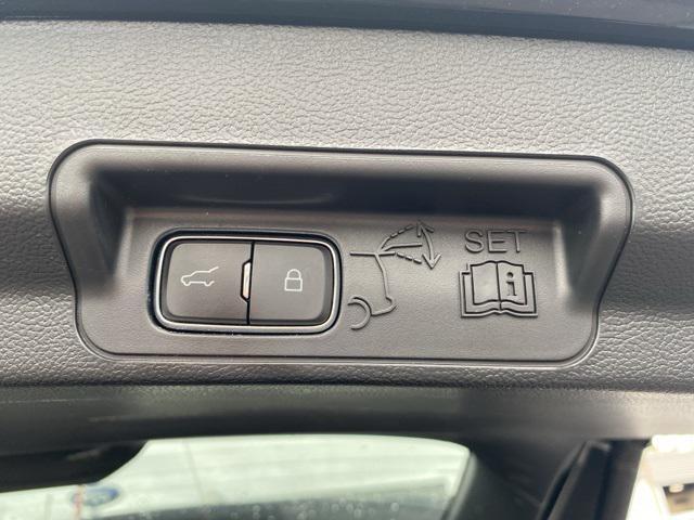 Photo of 2023 Agate Black Metallic Ford Explorer