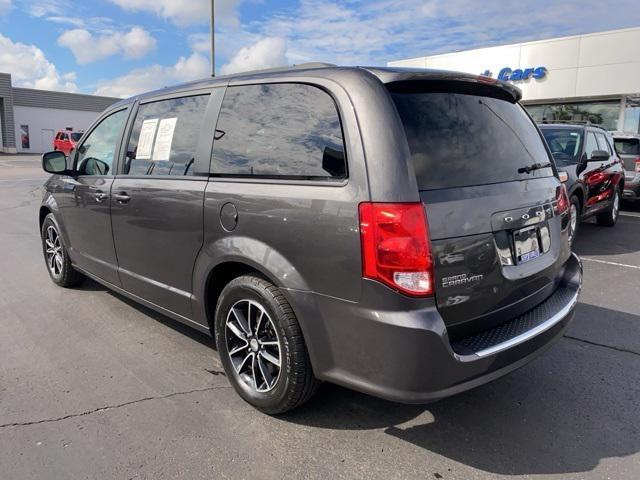 Photo of 2019 Granite Pearlcoat Dodge Grand Caravan
