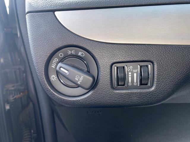 Photo of 2019 Granite Pearlcoat Dodge Grand Caravan
