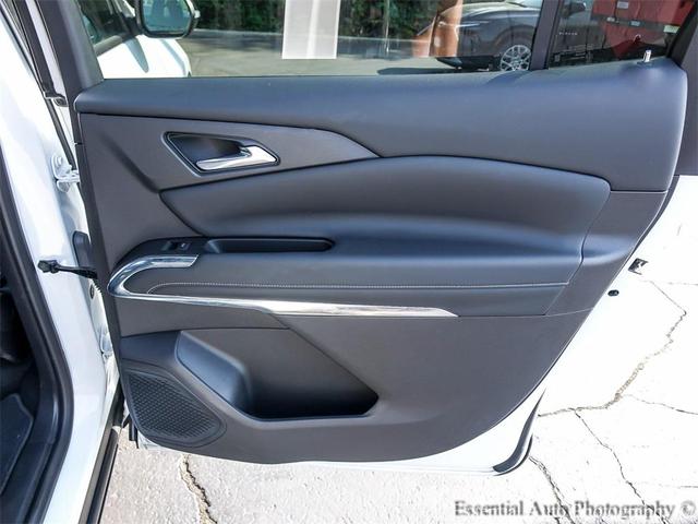 Photo of 2025 Summit White Chevrolet Traverse