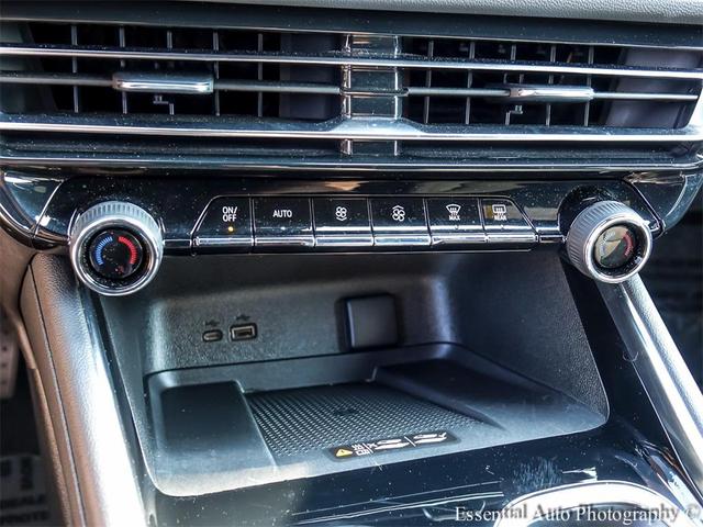 Photo of 2025 Summit White Chevrolet Traverse