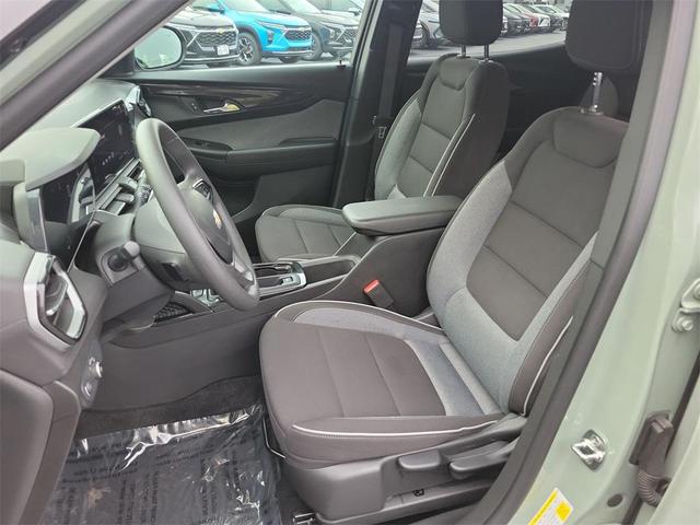 Photo of 2025 Cacti Green Chevrolet Trailblazer