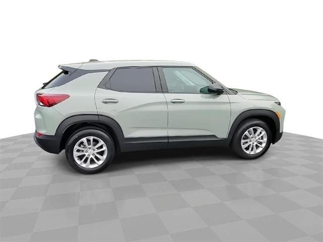 Photo of 2025 Cacti Green Chevrolet Trailblazer