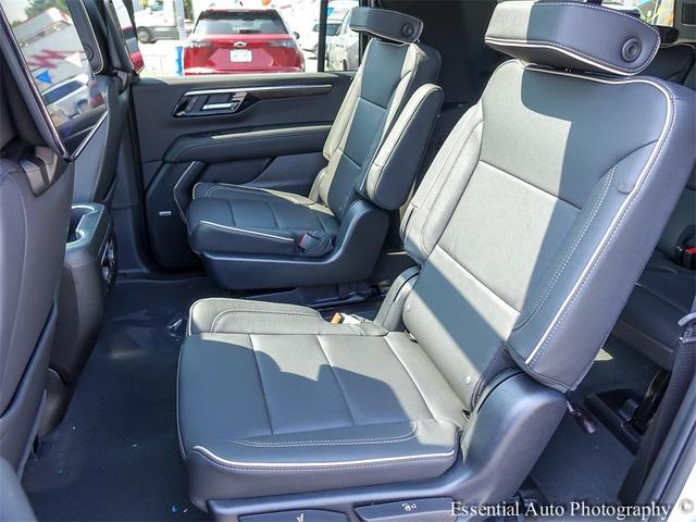 Photo of 2025 Iridescent Pearl Tricoat Chevrolet Suburban