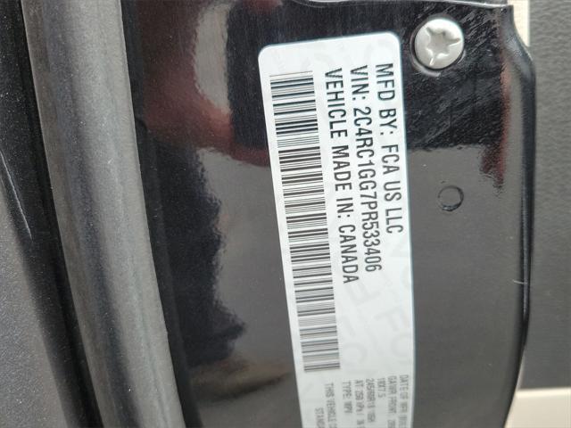 Photo of 2023 Brilliant Black Crystal Pearlcoat Chrysler Pacifica