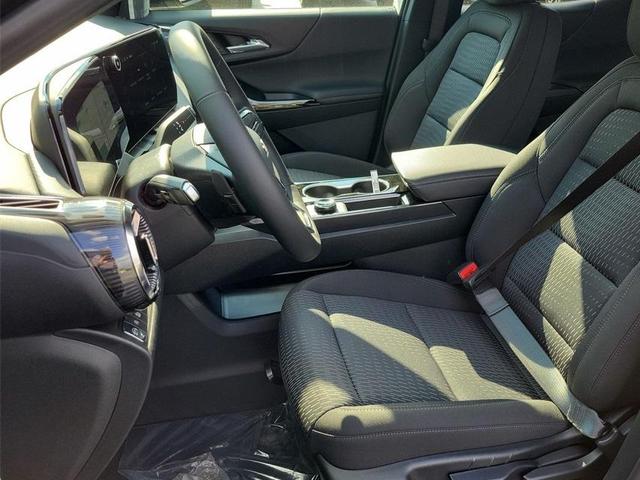 Photo of 2026 Mosaic Black Metallic Chevrolet Equinox