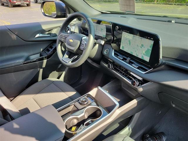 Photo of 2026 Mosaic Black Metallic Chevrolet Equinox