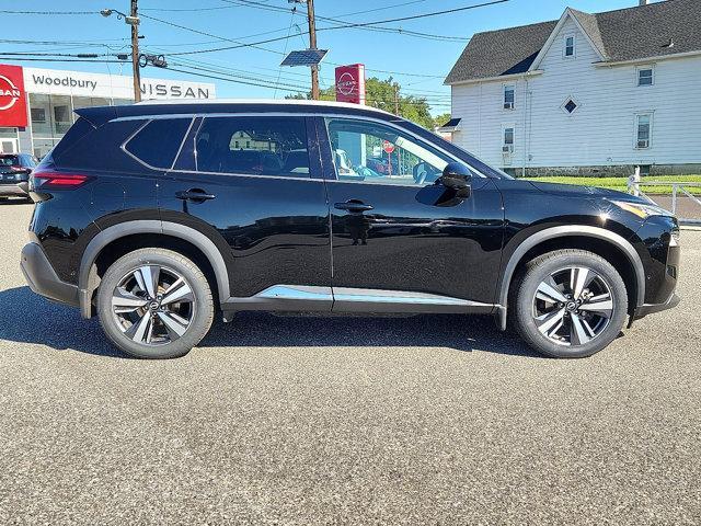 Photo of 2022 Super Black Nissan Rogue