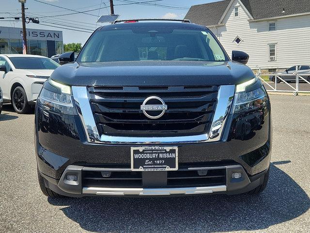Photo of 2022 Super Black Nissan Pathfinder