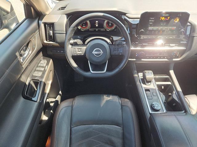 Photo of 2022 Super Black Nissan Pathfinder