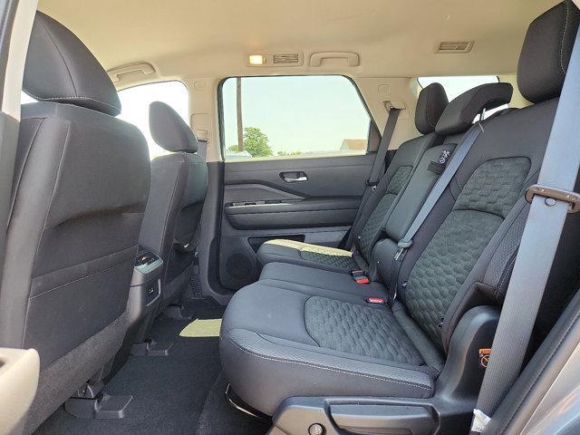Photo of 2022 Gun Metallic Nissan Pathfinder