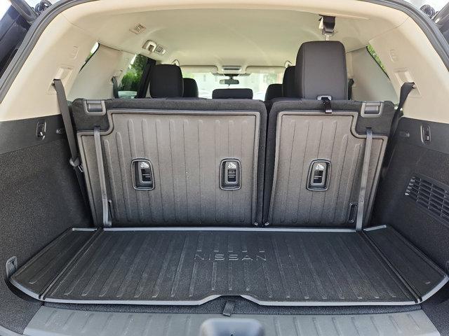 Photo of 2025 Everest White Pearl Tricoat Nissan Pathfinder