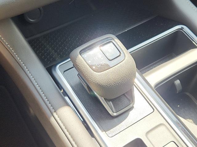 Photo of 2025 Everest White Pearl Tricoat Nissan Pathfinder