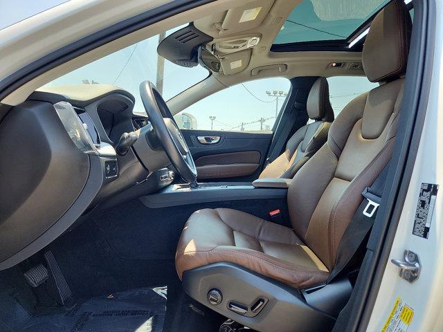 Photo of 2020 White Volvo XC60
