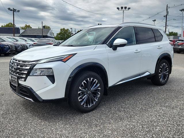 Photo of 2024 Everest White Pearl Nissan Rogue