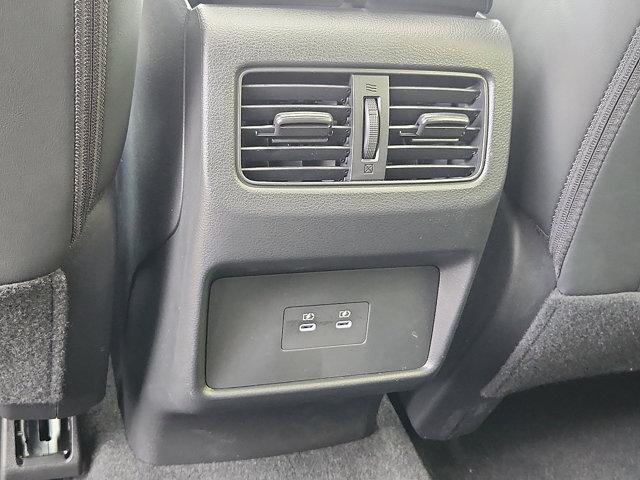 Photo of 2024 Everest White Pearl Nissan Rogue