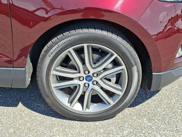Photo of 2021 Burgundy Velvet Metallic Tinted Clearcoat Ford Edge