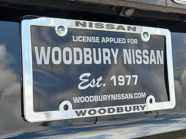 Photo of 2022 Super Black Nissan Rogue