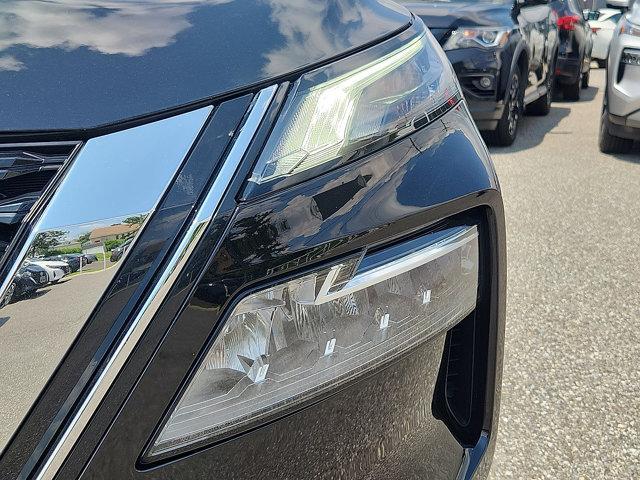 Photo of 2022 Super Black Nissan Rogue