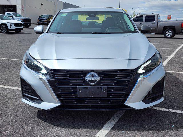 Photo of 2023 Brilliant Silver Metallic Nissan Altima