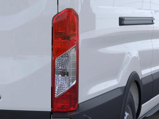 Photo of 2025 Oxford White Ford Transit-250