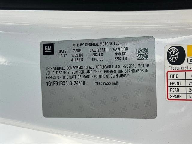 Photo of 2018 Summit White Chevrolet Camaro