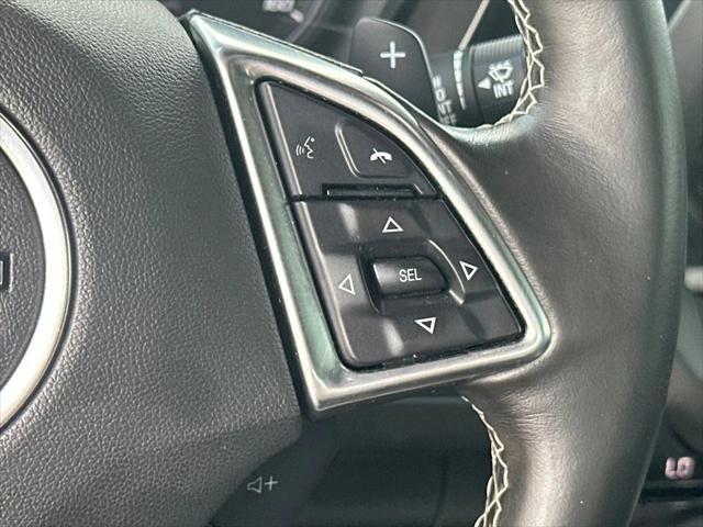Photo of 2018 Summit White Chevrolet Camaro