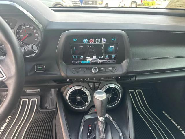 Photo of 2018 Summit White Chevrolet Camaro
