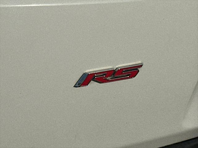 Photo of 2018 Summit White Chevrolet Camaro