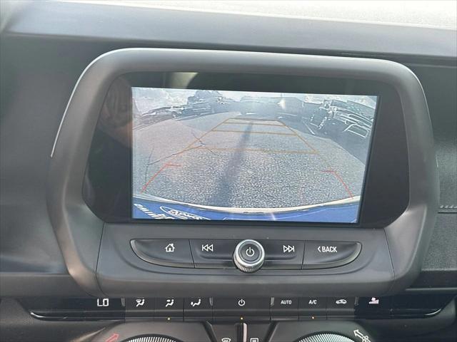 Photo of 2018 Summit White Chevrolet Camaro