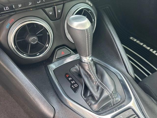 Photo of 2018 Summit White Chevrolet Camaro