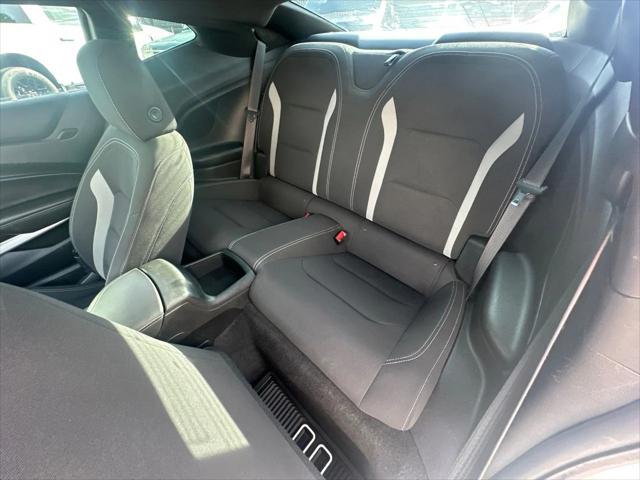 Photo of 2018 Summit White Chevrolet Camaro