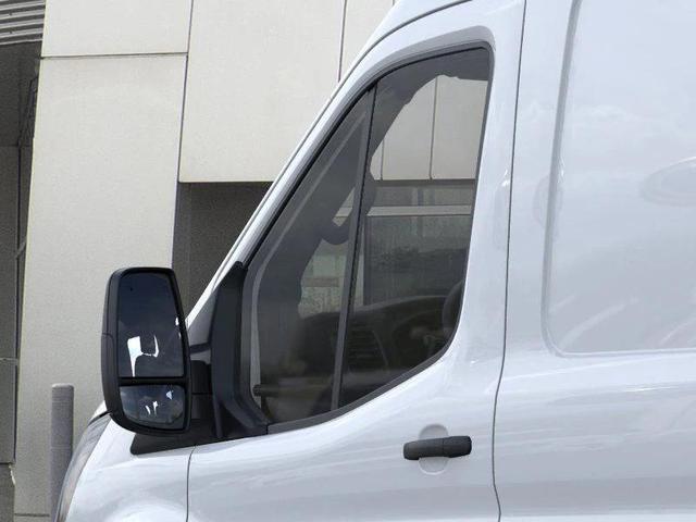 Photo of 2025 Oxford White Ford Transit-250