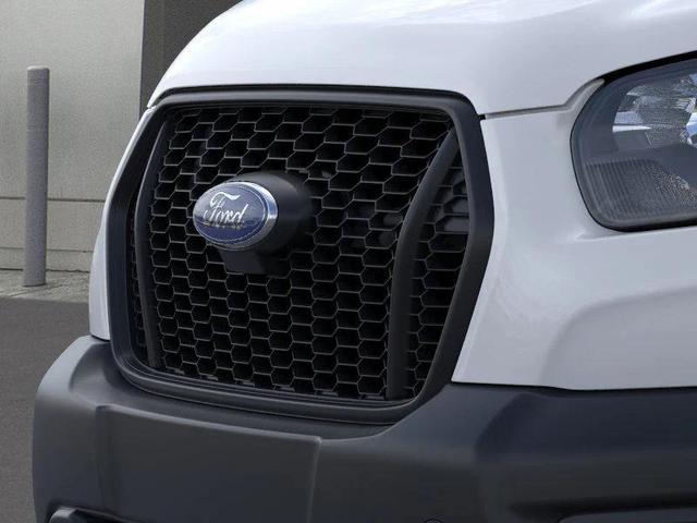 Photo of 2025 Oxford White Ford Transit-250