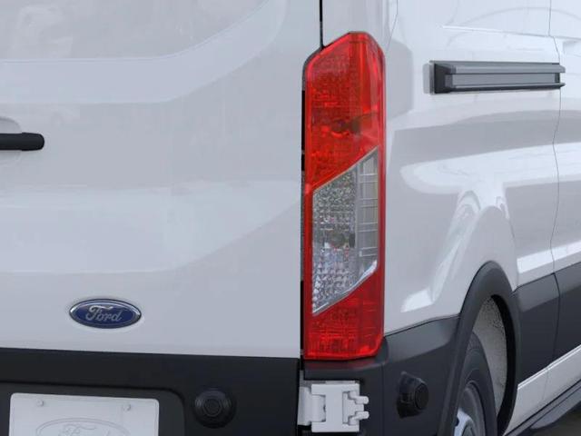 Photo of 2025 Oxford White Ford Transit-250