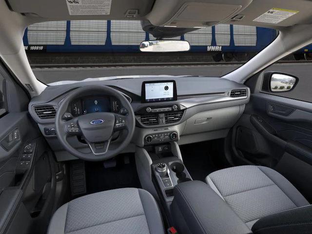 Photo of 2025 Oxford White Ford Escape