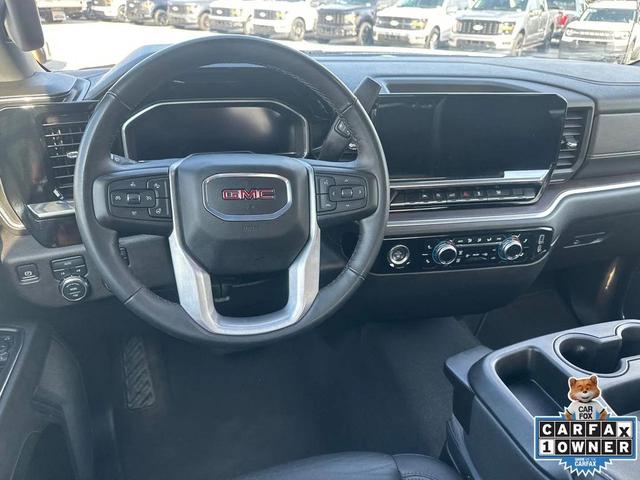 Photo of 2024 Summit White GMC Sierra 1500