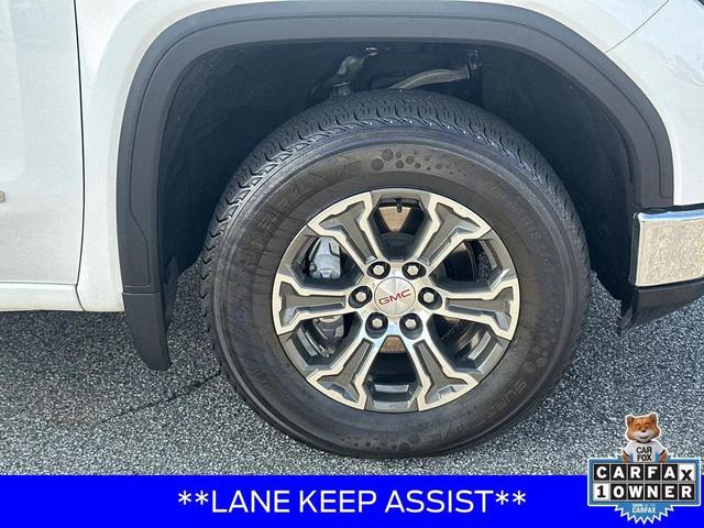 Photo of 2024 Summit White GMC Sierra 1500