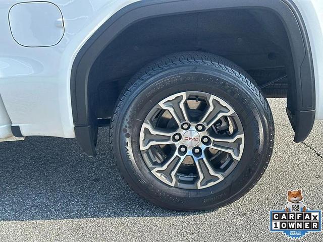Photo of 2024 Summit White GMC Sierra 1500