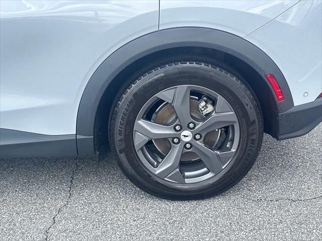 Photo of 2022 Space White Metallic Ford Mustang Mach-E