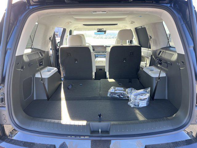 Photo of 2025 Phantom Black Hyundai SANTA FE
