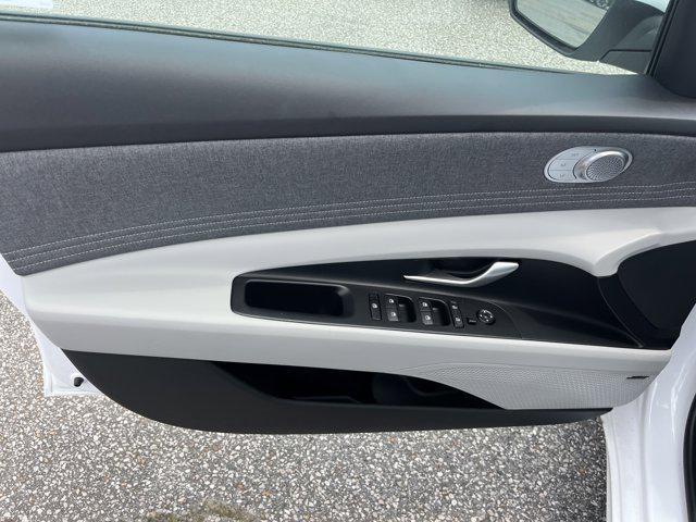 Photo of 2025 Serenity White Hyundai ELANTRA