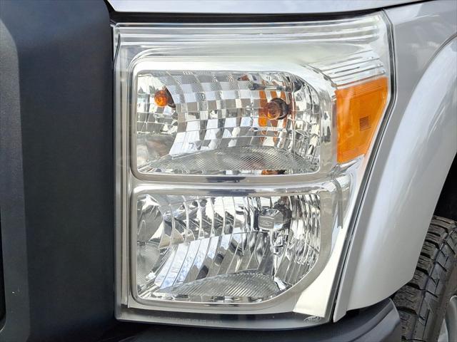 Photo of 2015 Oxford White Ford F-250