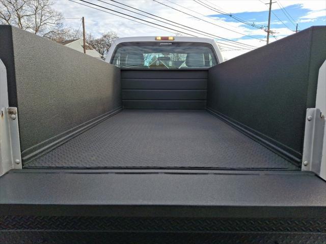 Photo of 2015 Oxford White Ford F-250