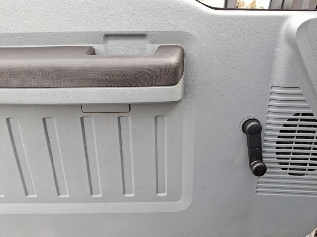 Photo of 2015 Oxford White Ford F-250
